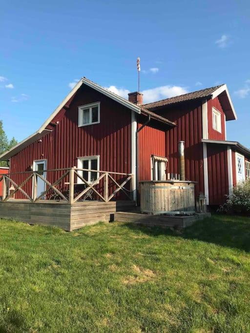 Warm Beheiztes Gemuetliches Haus In Der Natur Sunne Exteriör bild