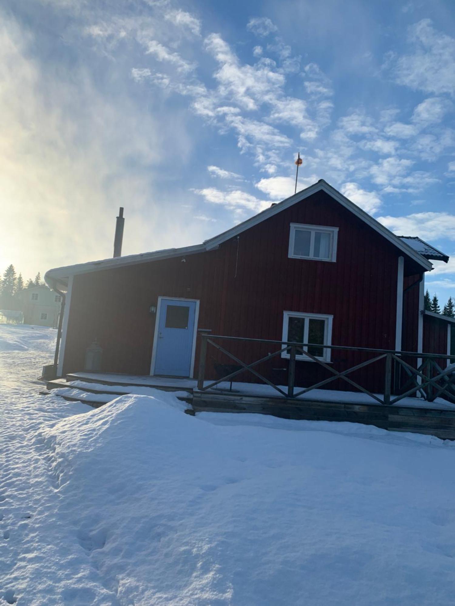 Warm Beheiztes Gemuetliches Haus In Der Natur Sunne Exteriör bild