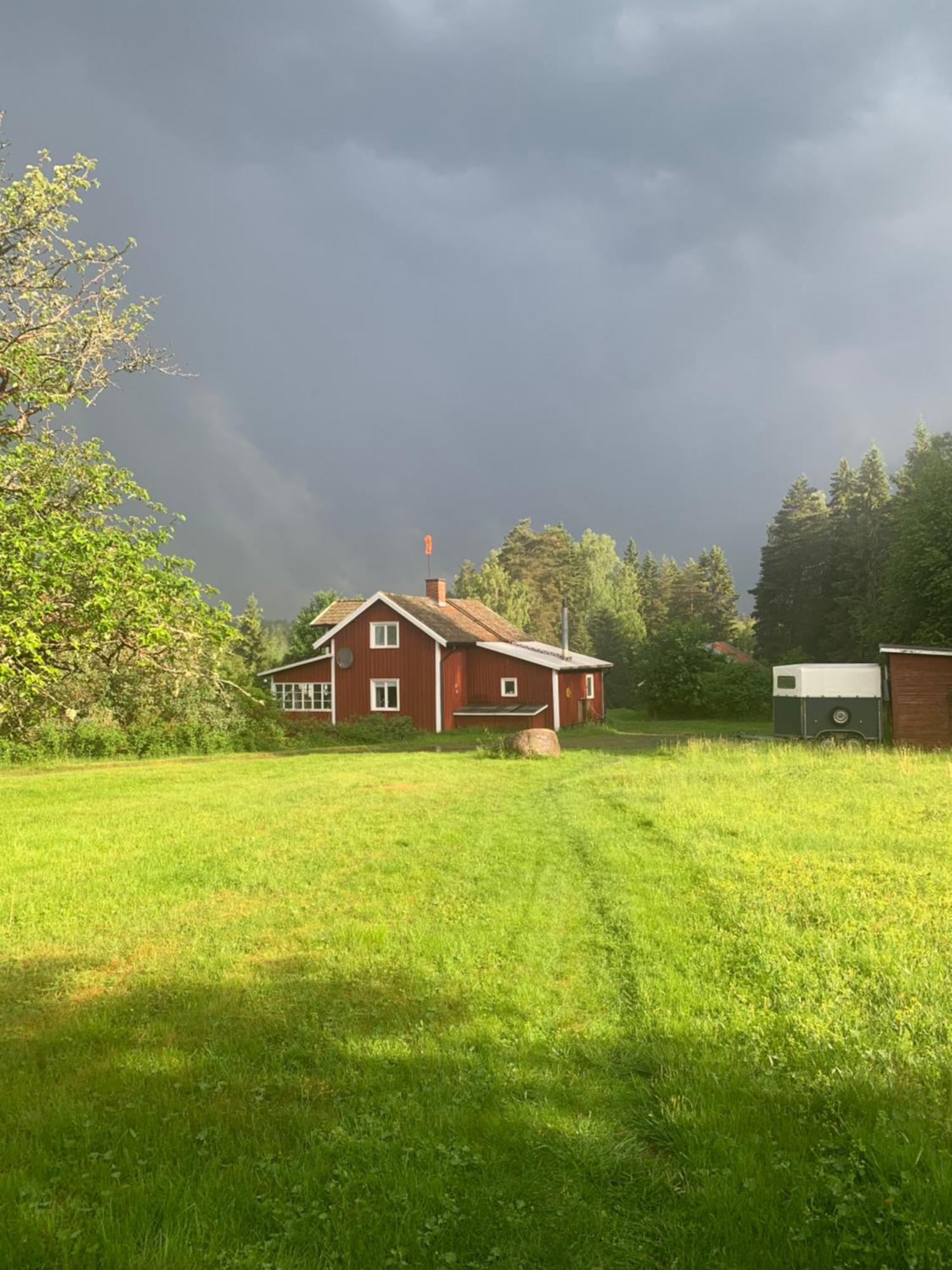 Warm Beheiztes Gemuetliches Haus In Der Natur Sunne Exteriör bild